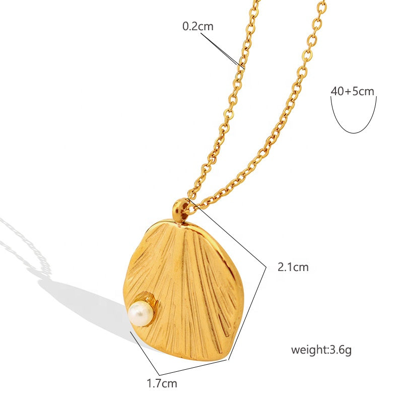 18K gold plated stainless steel shell pendant necklace with pearl accent, adjustable chain, trendy women’s jewelry on white background