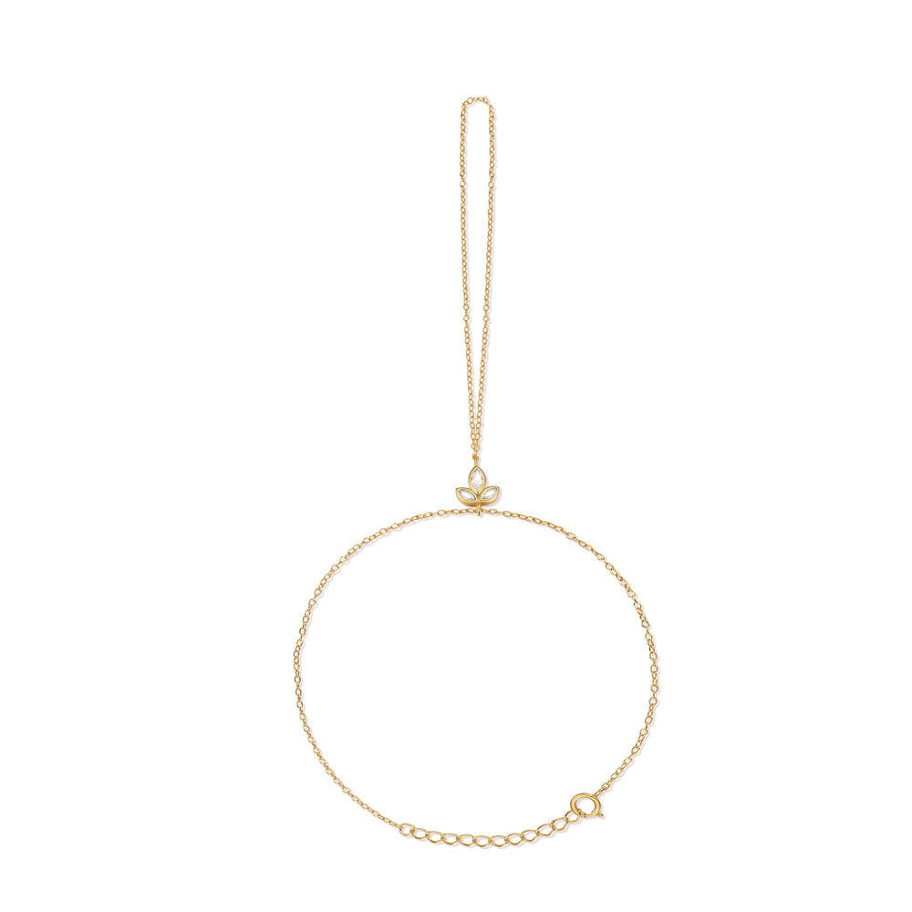 Gold plated 925 sterling silver hand chain bracelet with clover zircon detail and chain link design